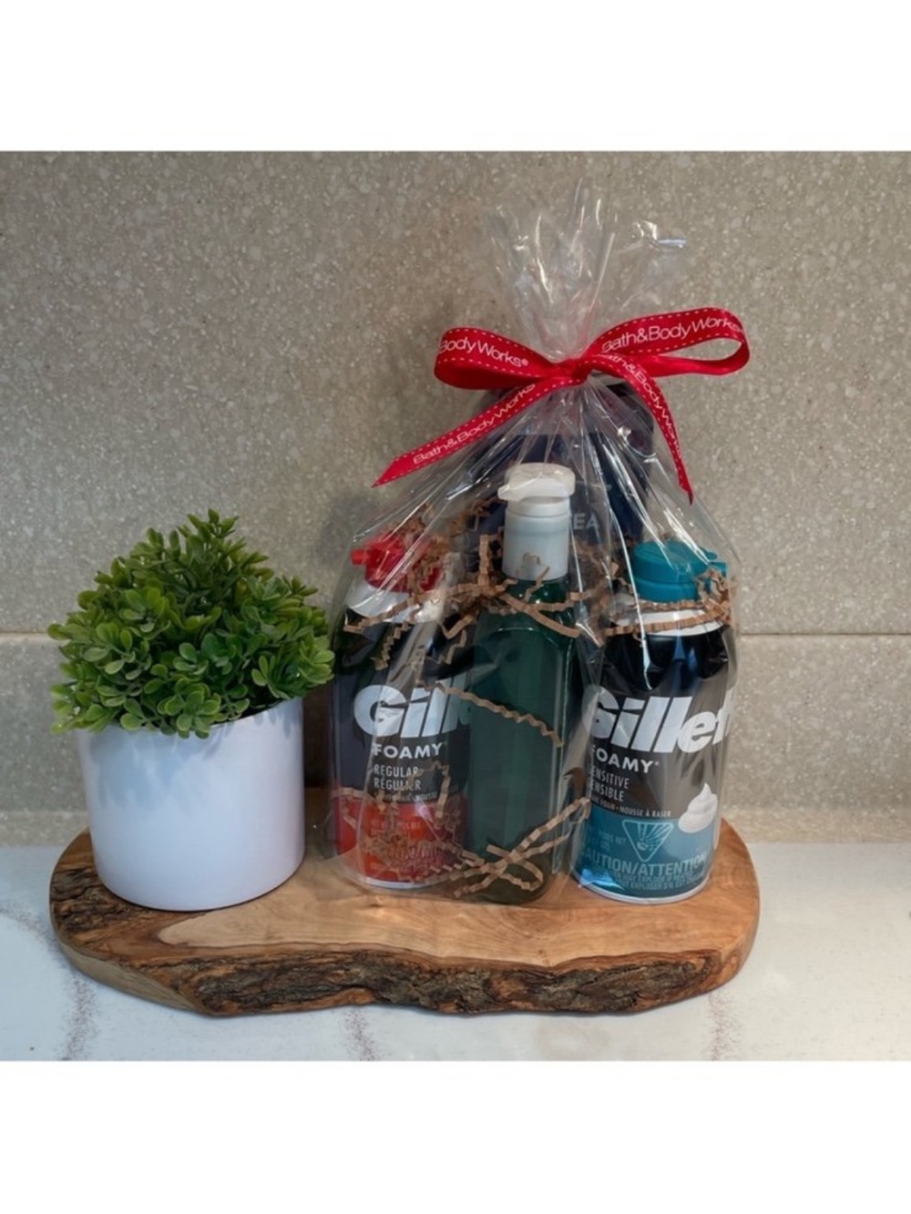 Men’s Care Bath & Body Works Gift Set 4 Set - Picture 2 of 6